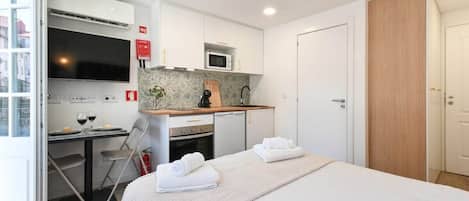 1 bedroom, iron/ironing board, WiFi, bed sheets