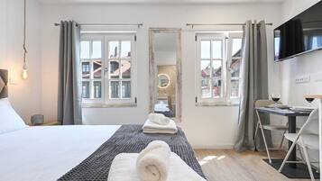 1 chambre, fer et planche à repasser, accès Internet, draps fournis
