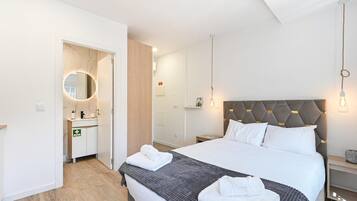 1 bedroom, iron/ironing board, Internet, bed sheets
