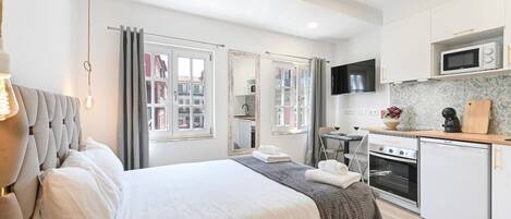 1 bedroom, iron/ironing board, Internet, bed sheets