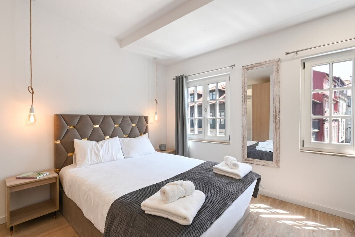 1 bedroom, iron/ironing board, internet, bed sheets