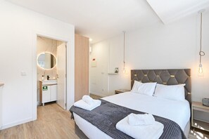 1 bedroom, iron/ironing board, internet, bed sheets