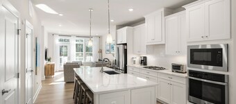 New 5BR/4.5 Bath Luxury Villa, Lewes. 9 Min. to the Beach! Longer stays welcomed