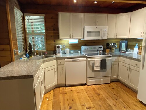 Private Cozy Cabin Hike Mt.Rainier, Sunrise & Crystal Mt