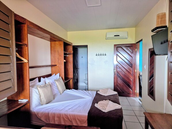Comfort Suite, Sea View | Free WiFi