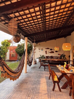 Bao gồm bữa sáng đặc sản địa phương hàng ngày 