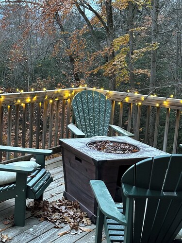 Year-Round Chalet: Fireplace, Deck & Outdoor Fun