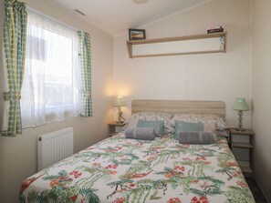 3 chambres, décor unique, ameublement unique