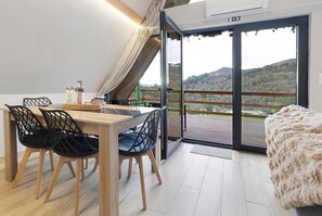 Dining - Apartment 'Luna in Rio' with Mountain View, Wi-Fi and Air Conditioning (Ermelo)