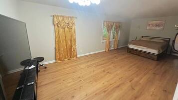 4 habitaciones, internet y ropa de cama