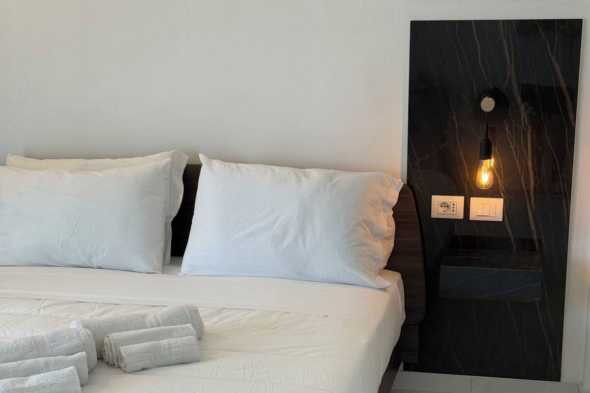 Habitación con 1 cama doble o 2 individuales | Escritorio y wifi gratis