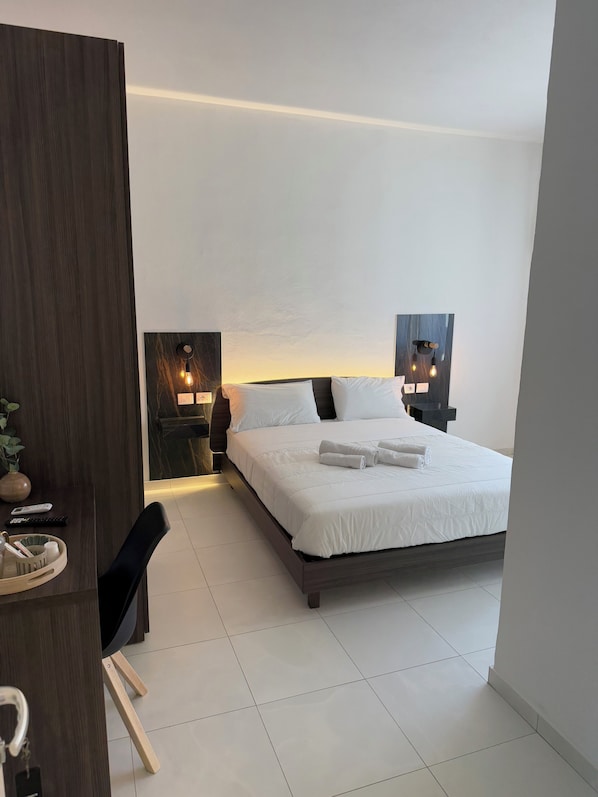 Double or Twin Room | Desk, free WiFi - Isidoro Affittacamere (Carugo)