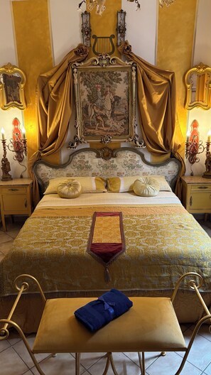 1 bedroom, bed sheets