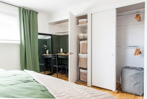 3 bedrooms, desk, iron/ironing board, travel cot