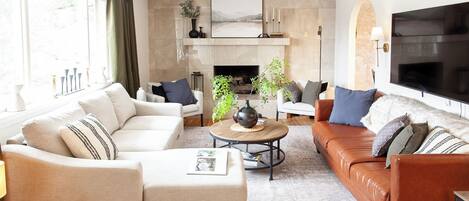 Smart-tv en een open haard