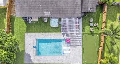 Pool, Hot Tub & Putting Green Near Deerfield Beach Oasis on Fourth by Avantstay