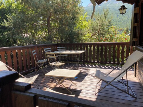 Authentic chalet with mountain views