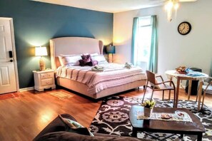 Iron/ironing board, WiFi, bed sheets