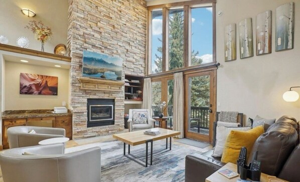 TV, fireplace