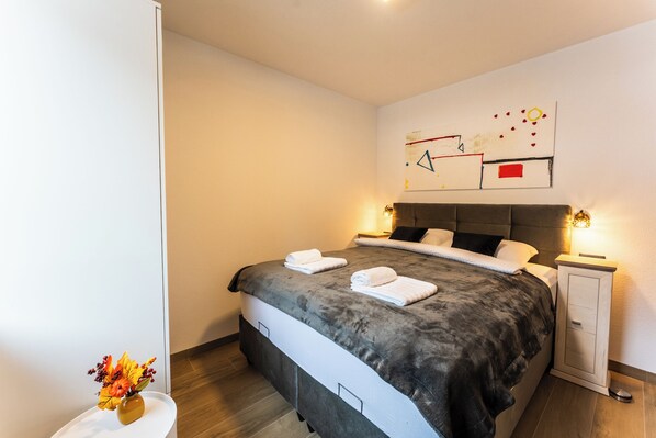 1 bedroom, in-room safe, free WiFi, bed sheets