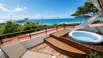 Bañera de hidromasaje privada