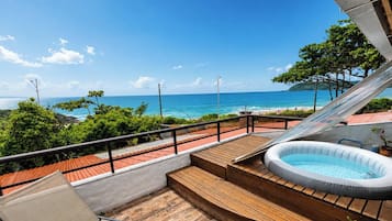Bañera de hidromasaje privada