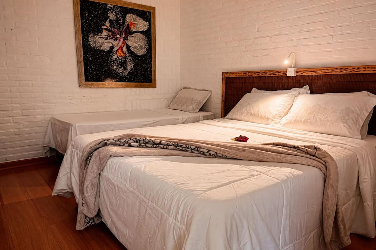 Suíte Golfinho - Ondas da Grande - Penha - SC | Egyptian cotton sheets, premium bedding, free WiFi