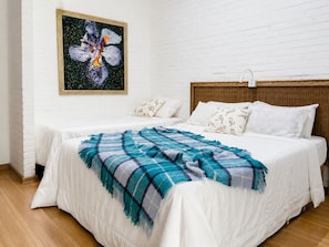 Suíte Golfinho - Ondas da Grande - Penha - SC | Egyptian cotton sheets, premium bedding, free WiFi