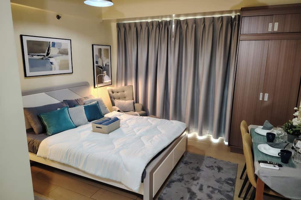 Newport Boulevard Apartments