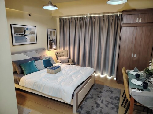 Newport Boulevard Apartments