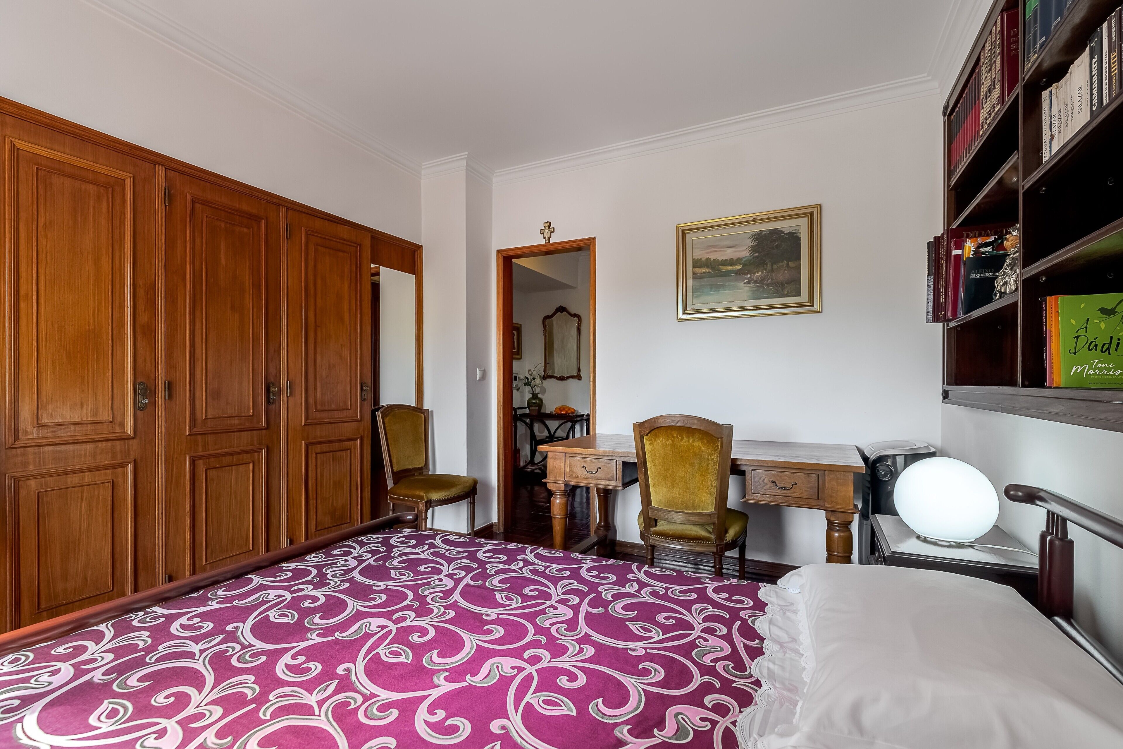 1 habitación, tabla de planchar con plancha, wifi y ropa de cama 