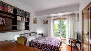 1 habitación, tabla de planchar con plancha, wifi y ropa de cama