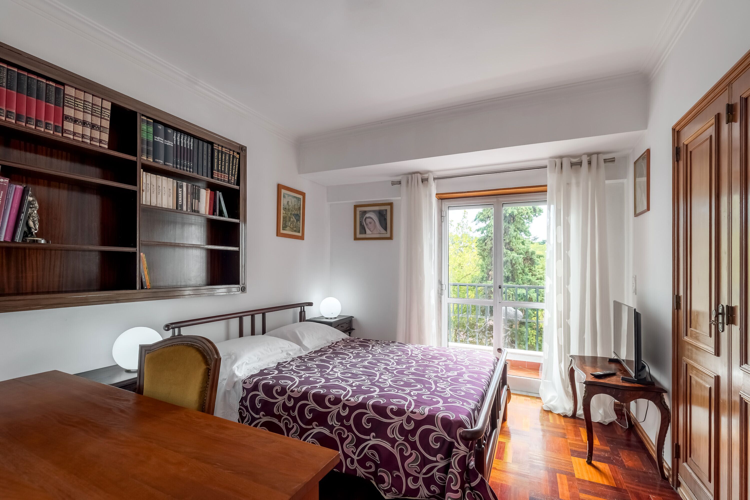 1 slaapkamer, een strijkplank/strijkijzer, wifi, beddengoed