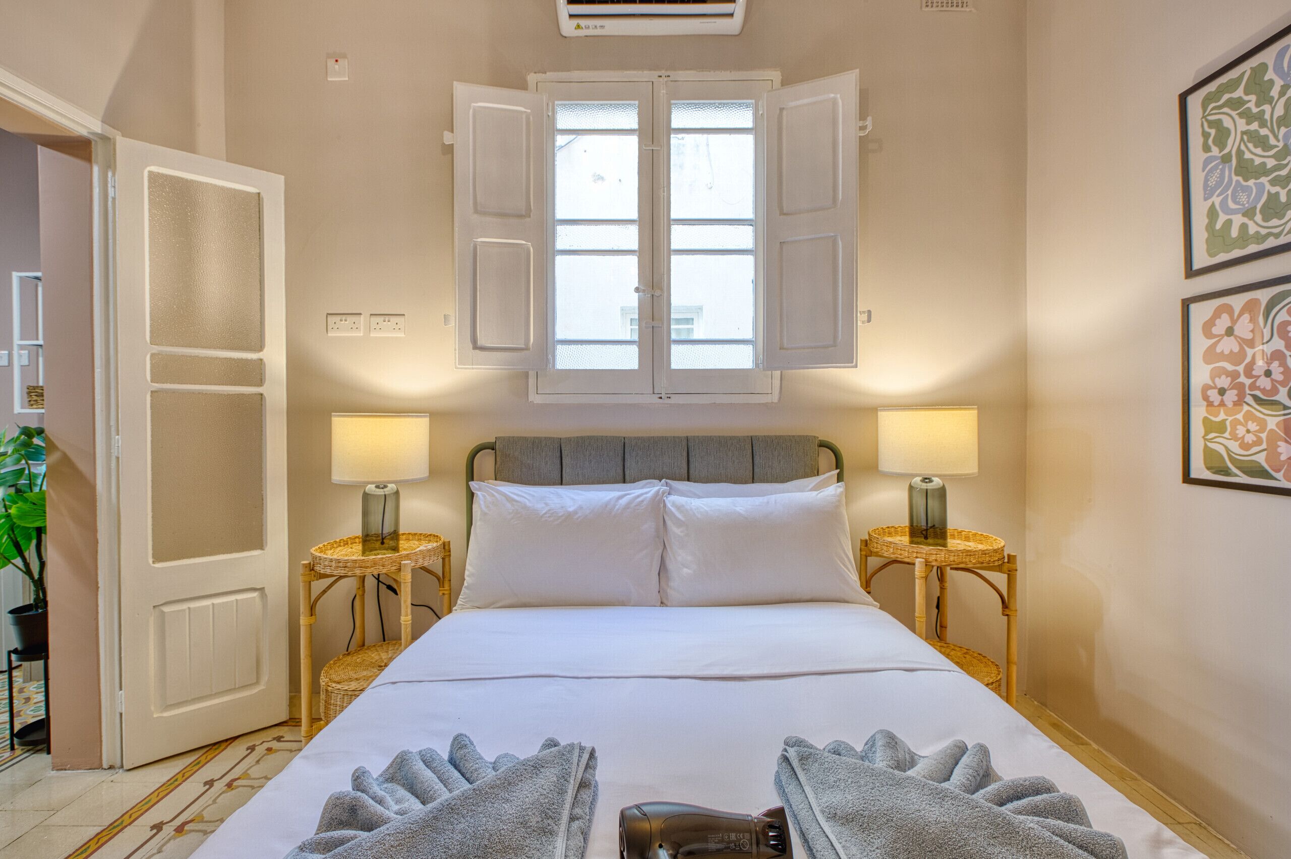 2 bedrooms, iron/ironing board, free WiFi, bed sheets