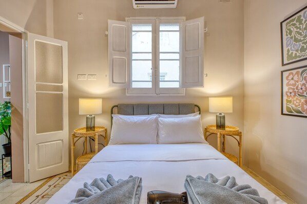 2 bedrooms, iron/ironing board, free WiFi, bed sheets - Charming traditional 2 bedroom near Valletta GBAL1-1 (Floriana)