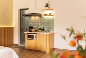 Business Studio Suite, Housekeeping | Private kitchen | Coffee/tea maker - Cham's Hotel & Homestay (Ho Chi Minh City)