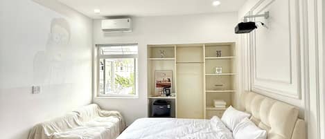 Executive Studio Suite | Premium bedding, Select Comfort beds, minibar, individually decorated