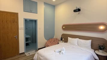 Deluxe Studio Suite | Premium bedding, Select Comfort beds, minibar, individually decorated