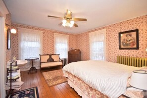 Desk, iron/ironing board, WiFi, bed sheets - Rose room  Victorian home  queen bed  private bath (Shelburne Falls)