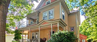 Rose wisteria 4 guests 2 bedrooms-full+queen beds