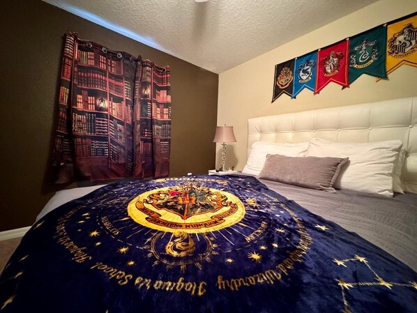 4 bedrooms, iron/ironing board, Internet, bed sheets