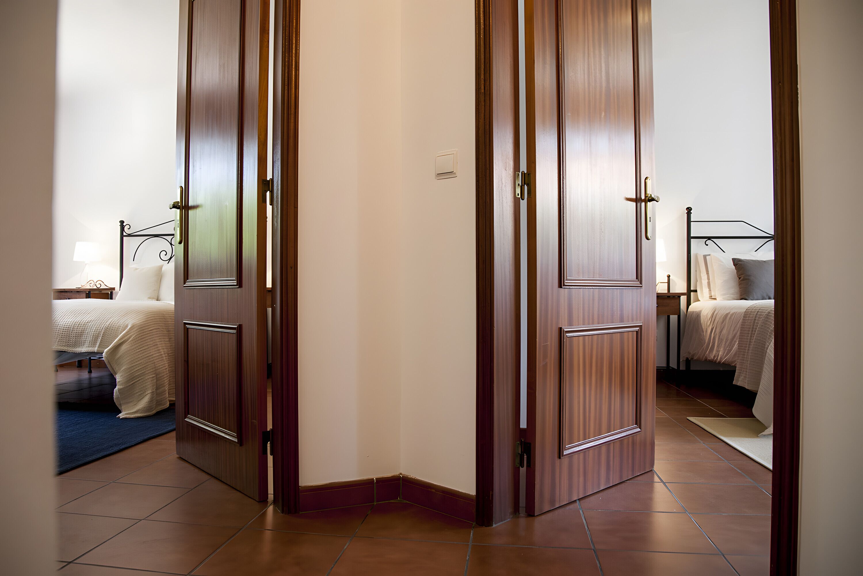 4 chambres, fer et planche à repasser, Wi-Fi, draps fournis