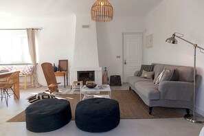 TV, fireplace, table tennis