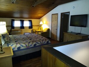 3 bedrooms, iron/ironing board, bed sheets - Shady Woods Retreat 3BR Chalet (Gatlinburg)