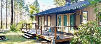 River Access! King bed, deck &  view - 2 bedroom.