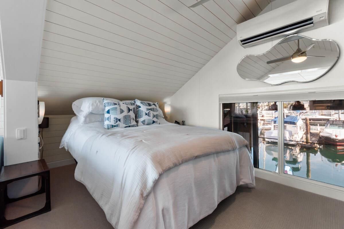 1 dormitorio, tabla de planchar con plancha, wifi y ropa de cama