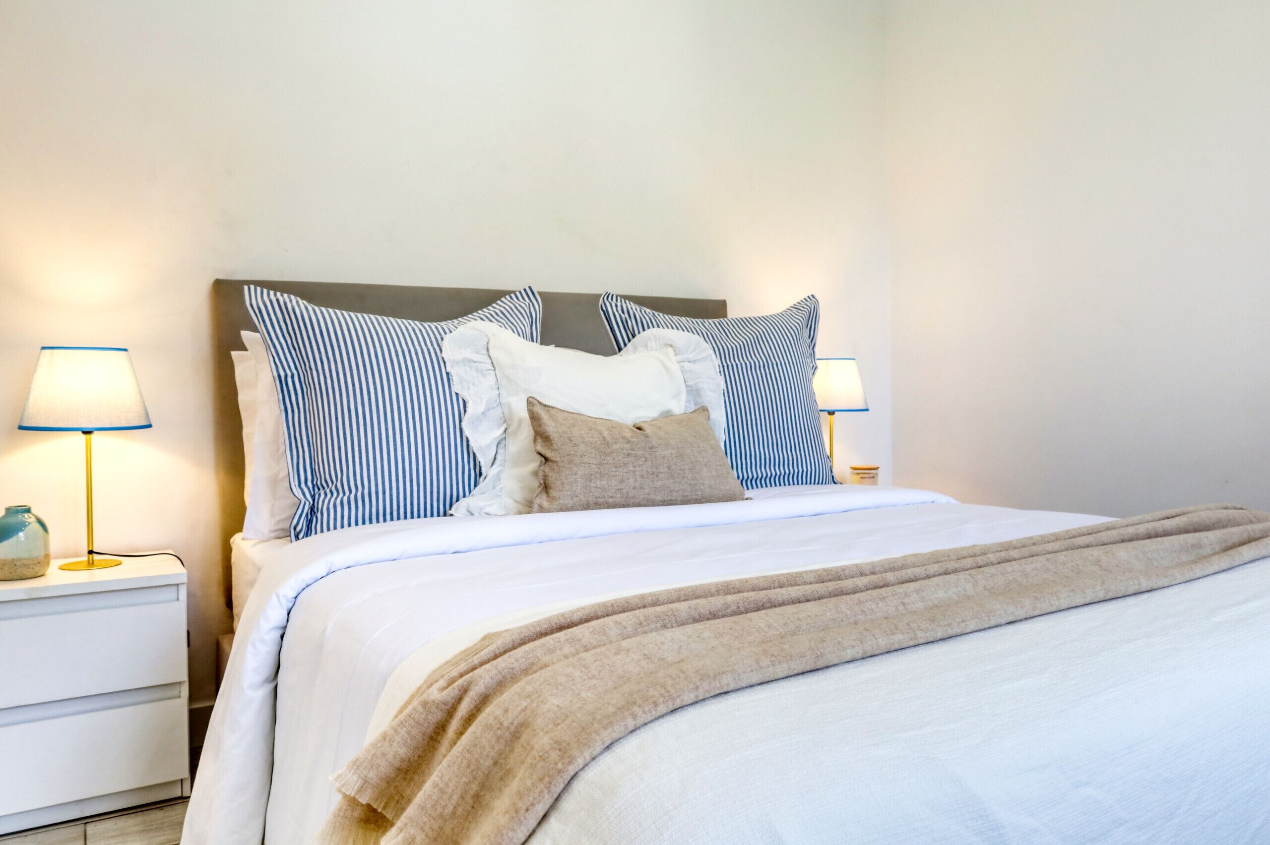 1 slaapkamer, een strijkplank/strijkijzer, gratis wifi, beddengoed