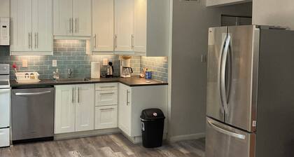 Nice renovated 2-bedroom apartment with AC in Bethesda