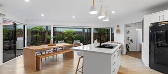 JB's Sanctuary - Papamoa Holiday Home