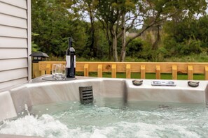 Bañera de hidromasaje exterior